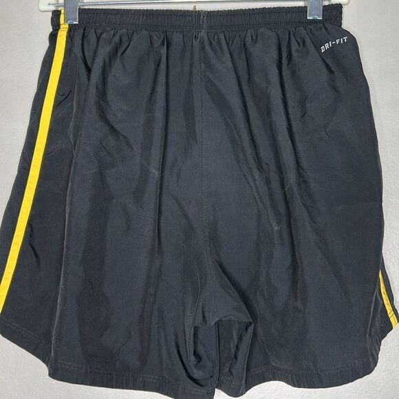 Nike Dri Fit lined running shorts, size medium - Picture 5 of 7